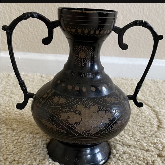 Antique vases and lanterns 3 piece set - Picture 3 of 10